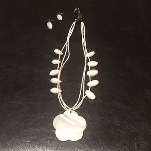 NWOT Puka Shell Necklace and Earrings set
